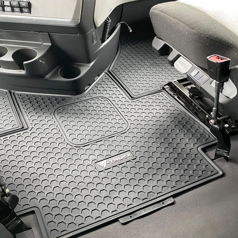 Freightliner Cascadia Floor Mats 116 and 126