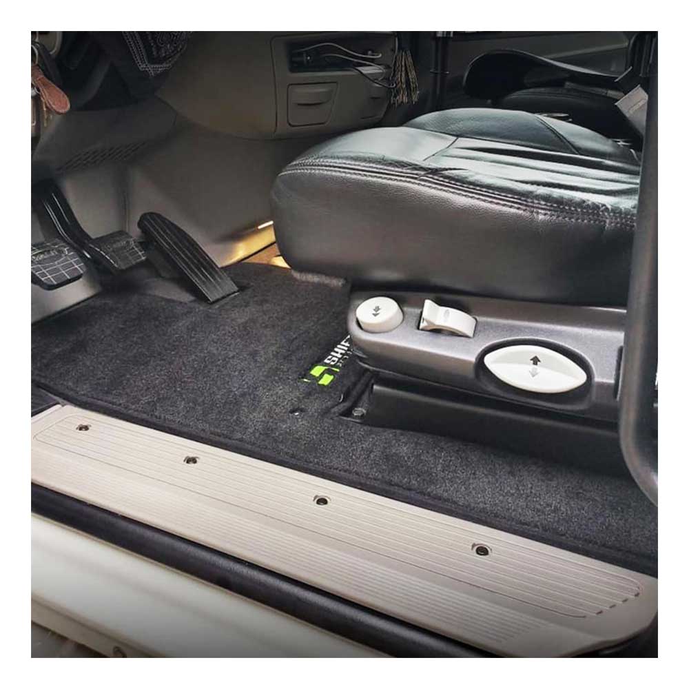 Peterbilt 389 with Center Console Black Carpet Floor Mats