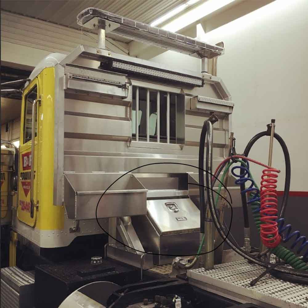 Smooth 36" x 18" x 22" Boot Box