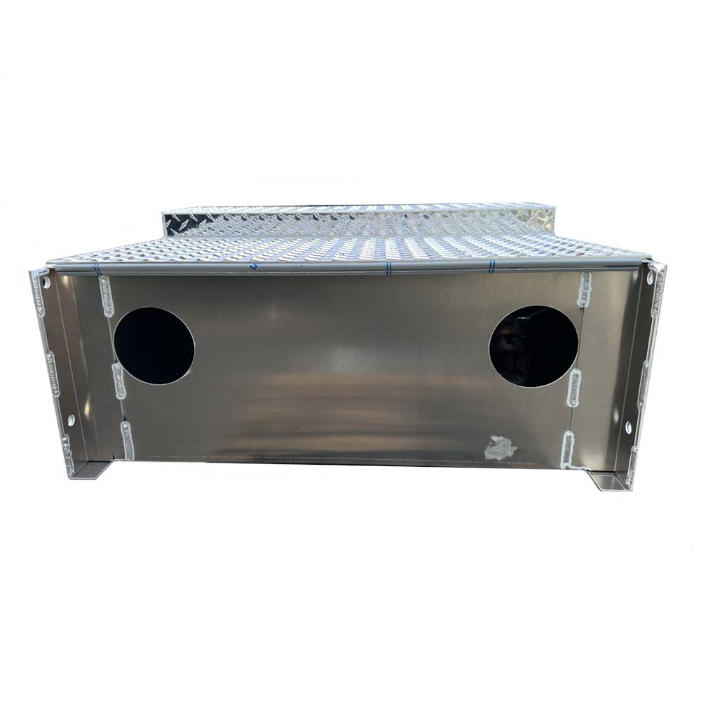 31" Freightliner Classic 2003 and Older Diamond Plate Aluminum Battery Box with Step