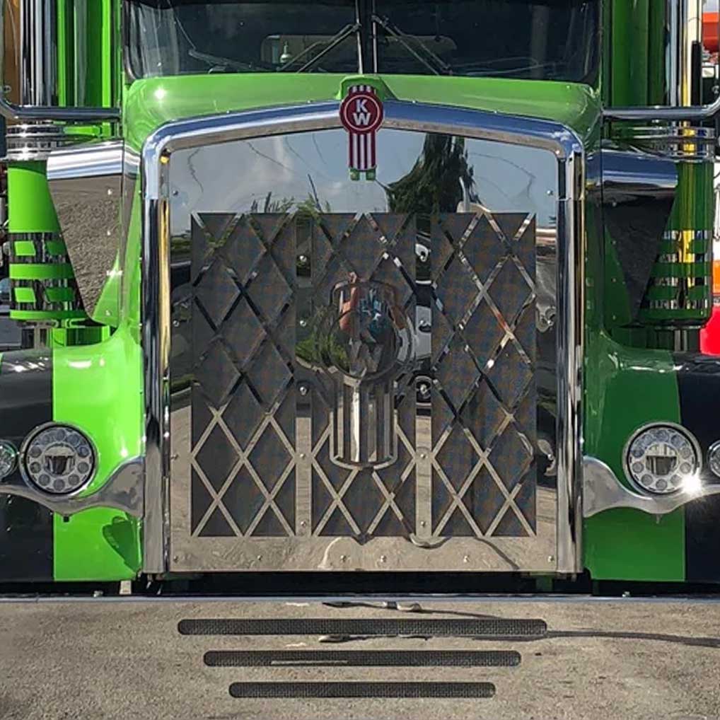 Kenworth W900L Stainless Steel Big Diamond Grill with Logo & Mesh