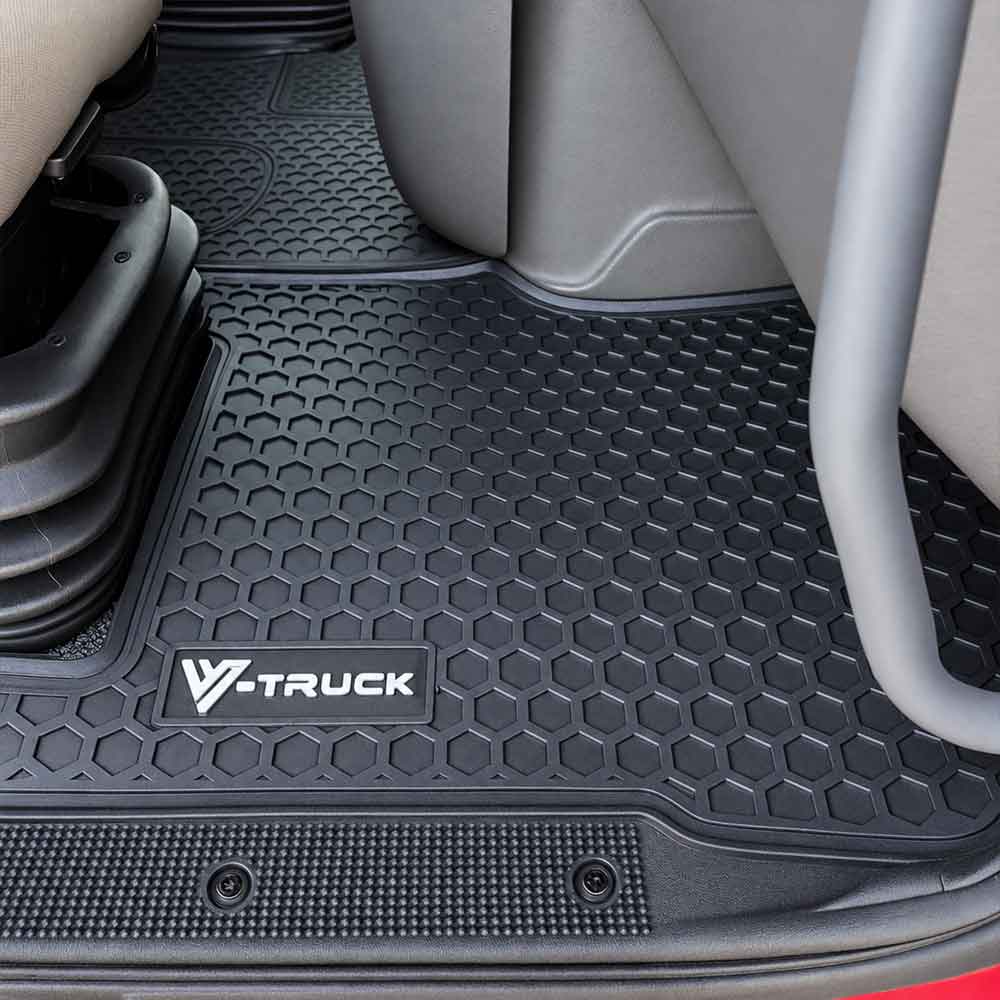 Volvo VNL 730/780, 2004–2018 Black 5 Piece Rubber Floor Mat Set