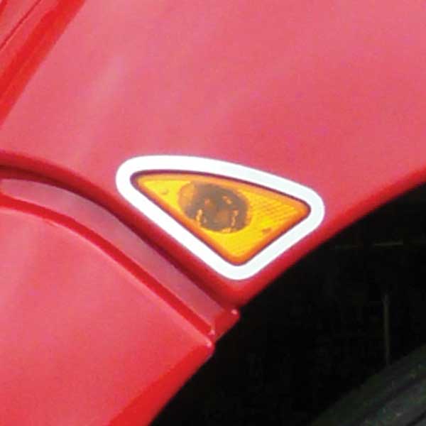 Kenworth T660 Side Signal Fender Trim