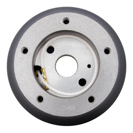 PB/KW five-hole hub adapter (variant 2), close-up