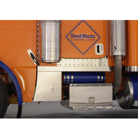 Peterbilt 389 cab panels and cowl extensions, closer view