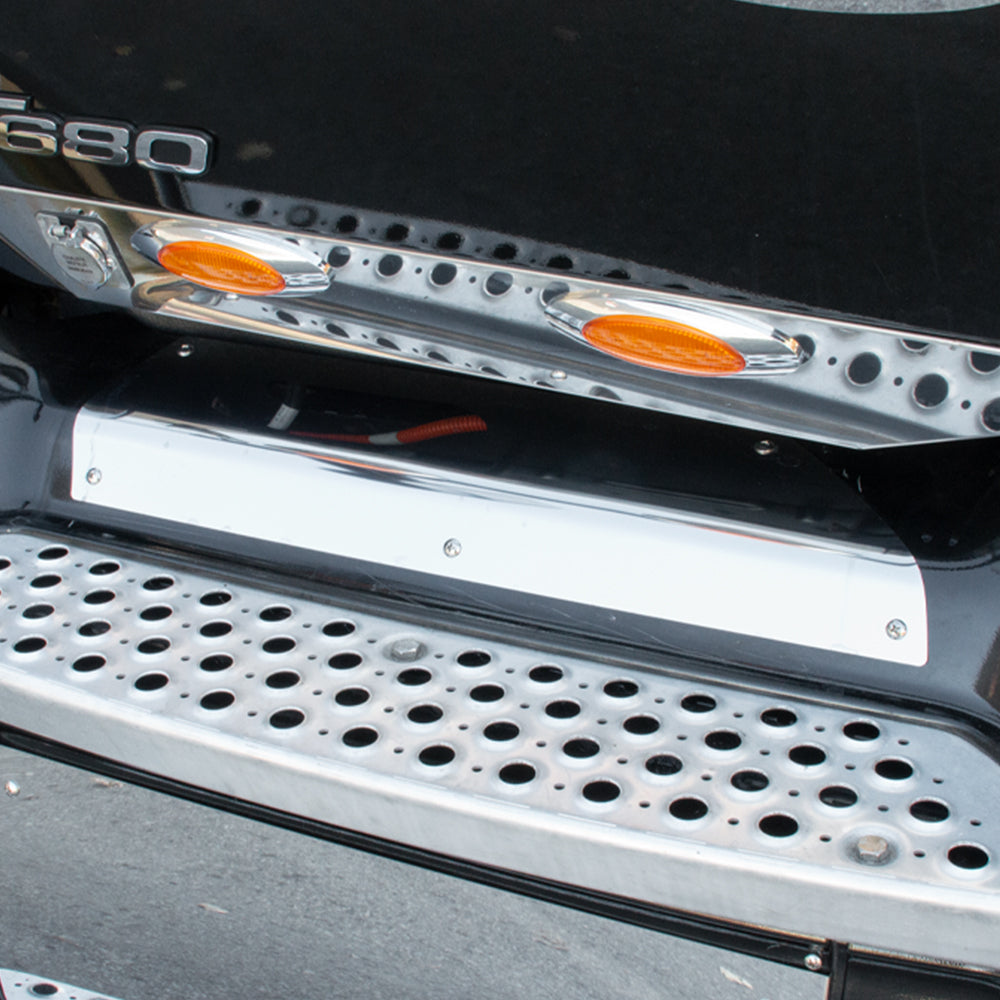 Kenworth T680 Front Upper Step Kick Plate