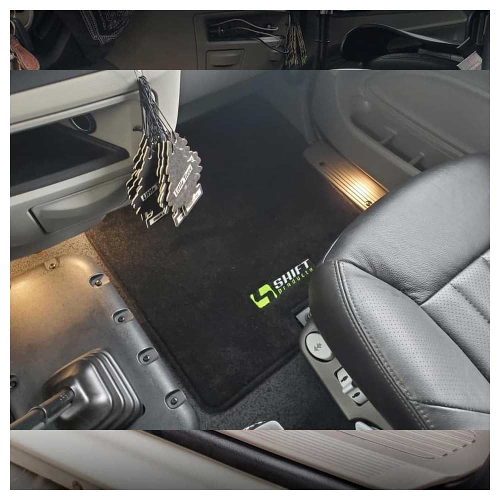 Peterbilt 389 with Center Console Black Carpet Floor Mats