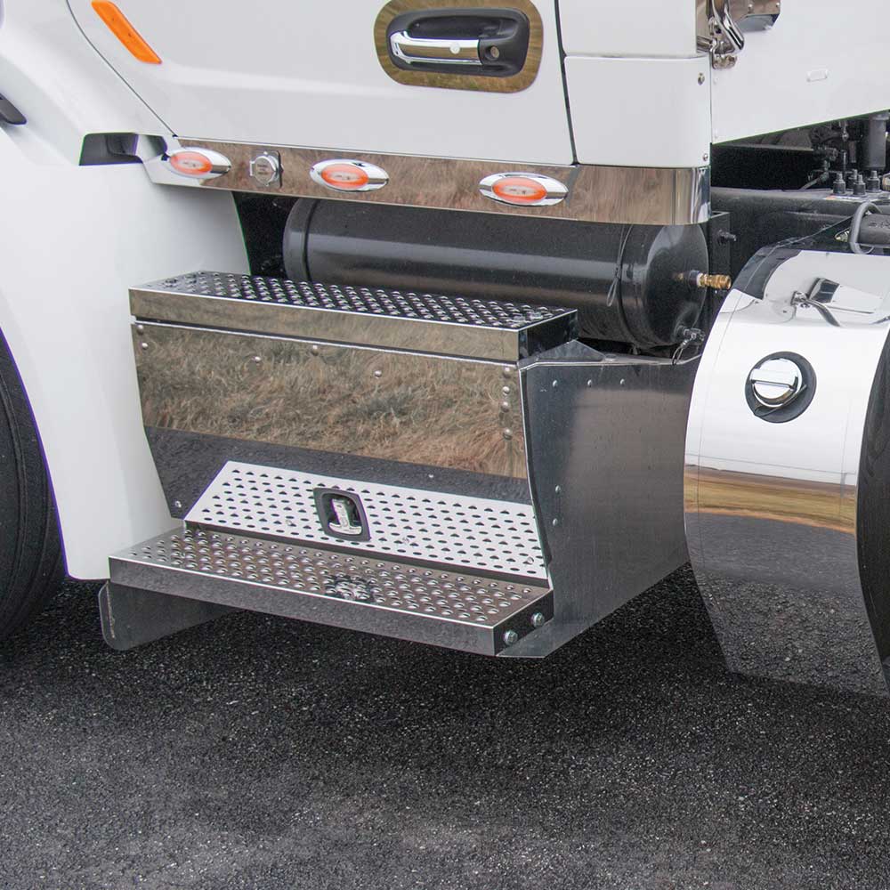 Peterbilt 567, 579 Battery Box Cover and Steps