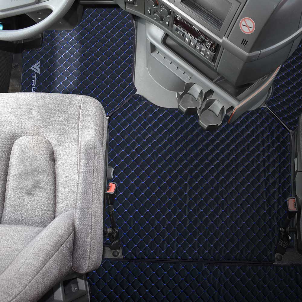 Volvo 860 2019+  Five Piece Black Vinyl with Diamond Design Floor Mat Set
