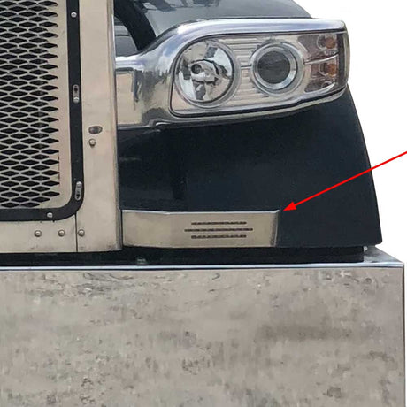 Peterbilt 379 stainless blinker bar with three lines with lights, close-up
