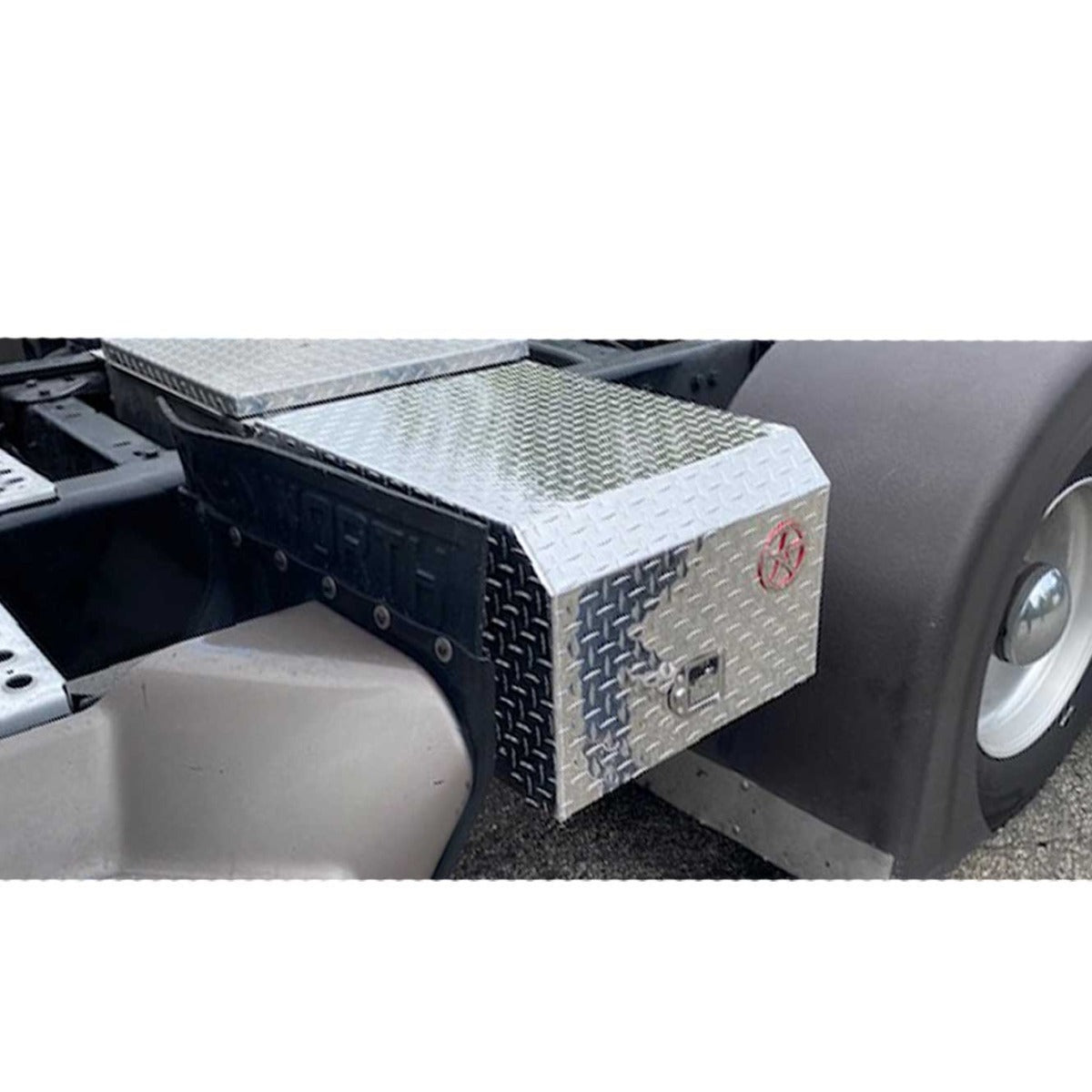 Grillhaul Semi-Truck Portable Propane Aluminum Grill with Diamond Cover