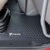 Volvo VNL 730/780, 2004–2018 Black 5 Piece Rubber Floor Mat Set