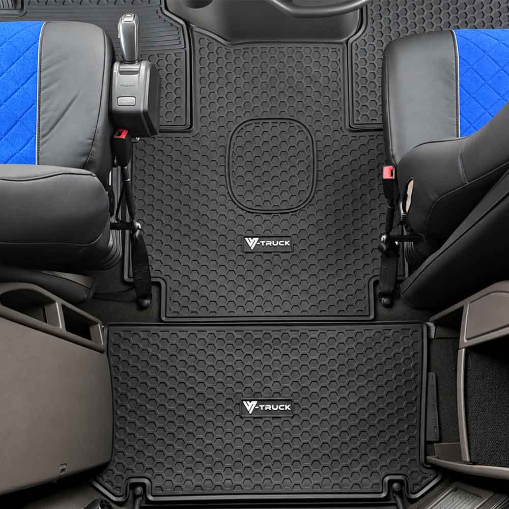 Volvo VNL 630 & 670 2004–2018 Black 5 Piece Rubber Floor Mat Set