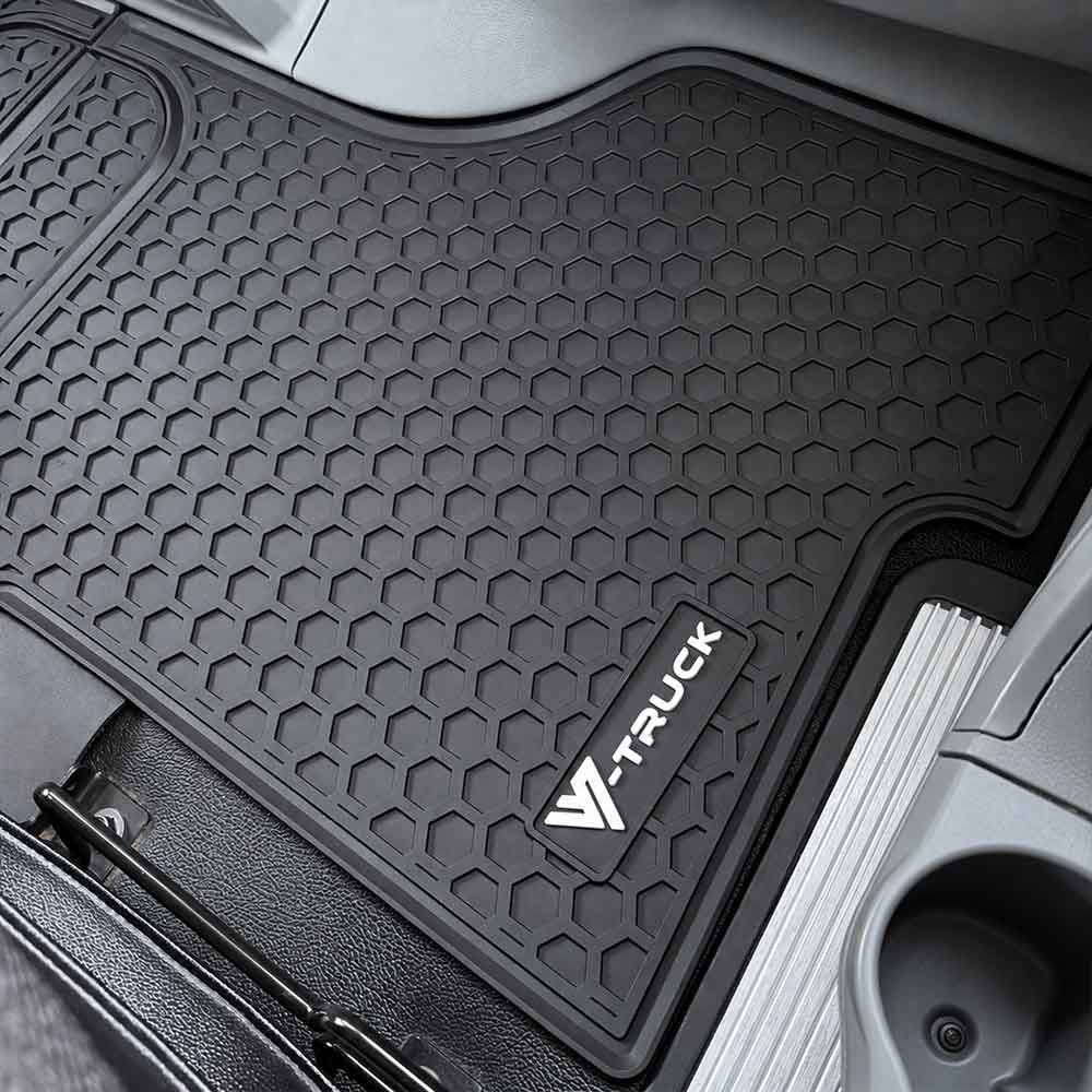 Kenworth T680 Black Rubber 4 Piece Floor Mat Set