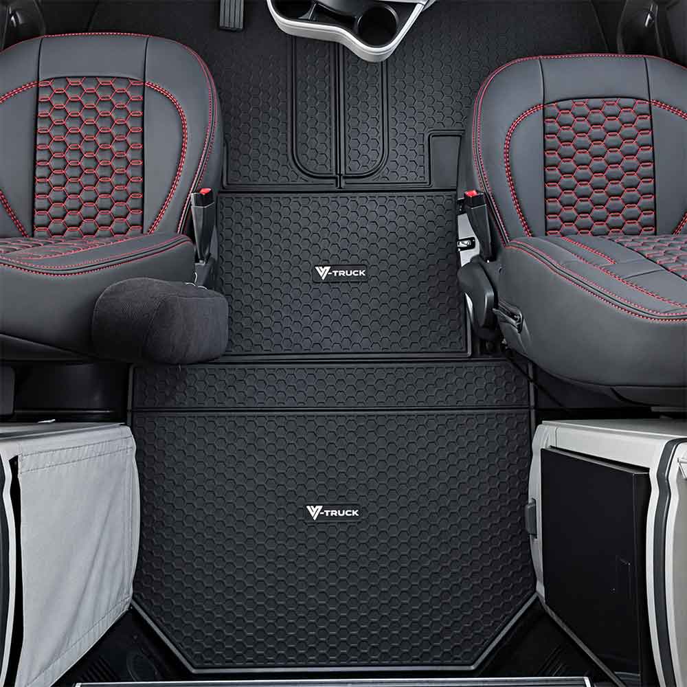 Peterbilt 579 Black Rubber 4 Piece Floor Mat Set